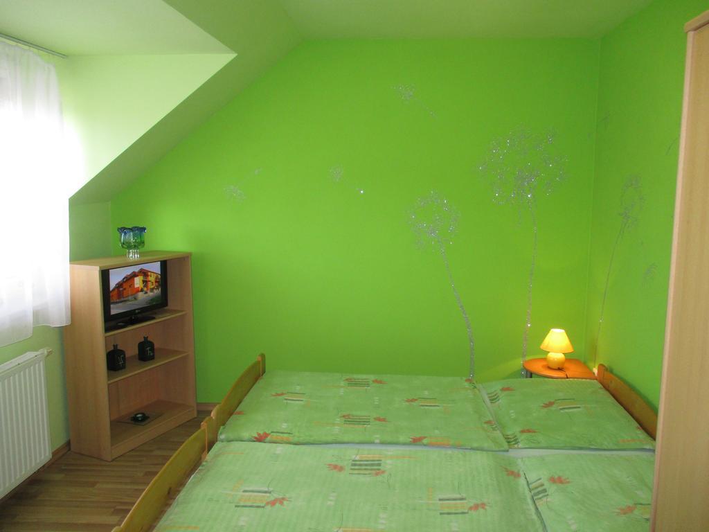 Penzion U Mikulincu Mikulov Kültér fotó