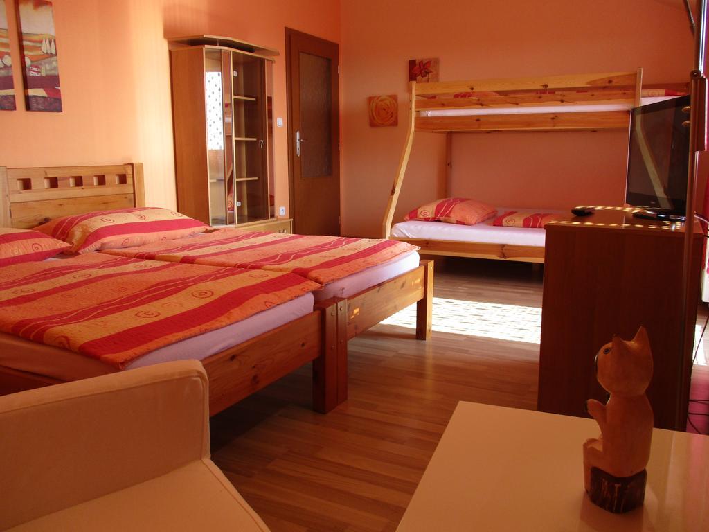 Penzion U Mikulincu Mikulov Kültér fotó
